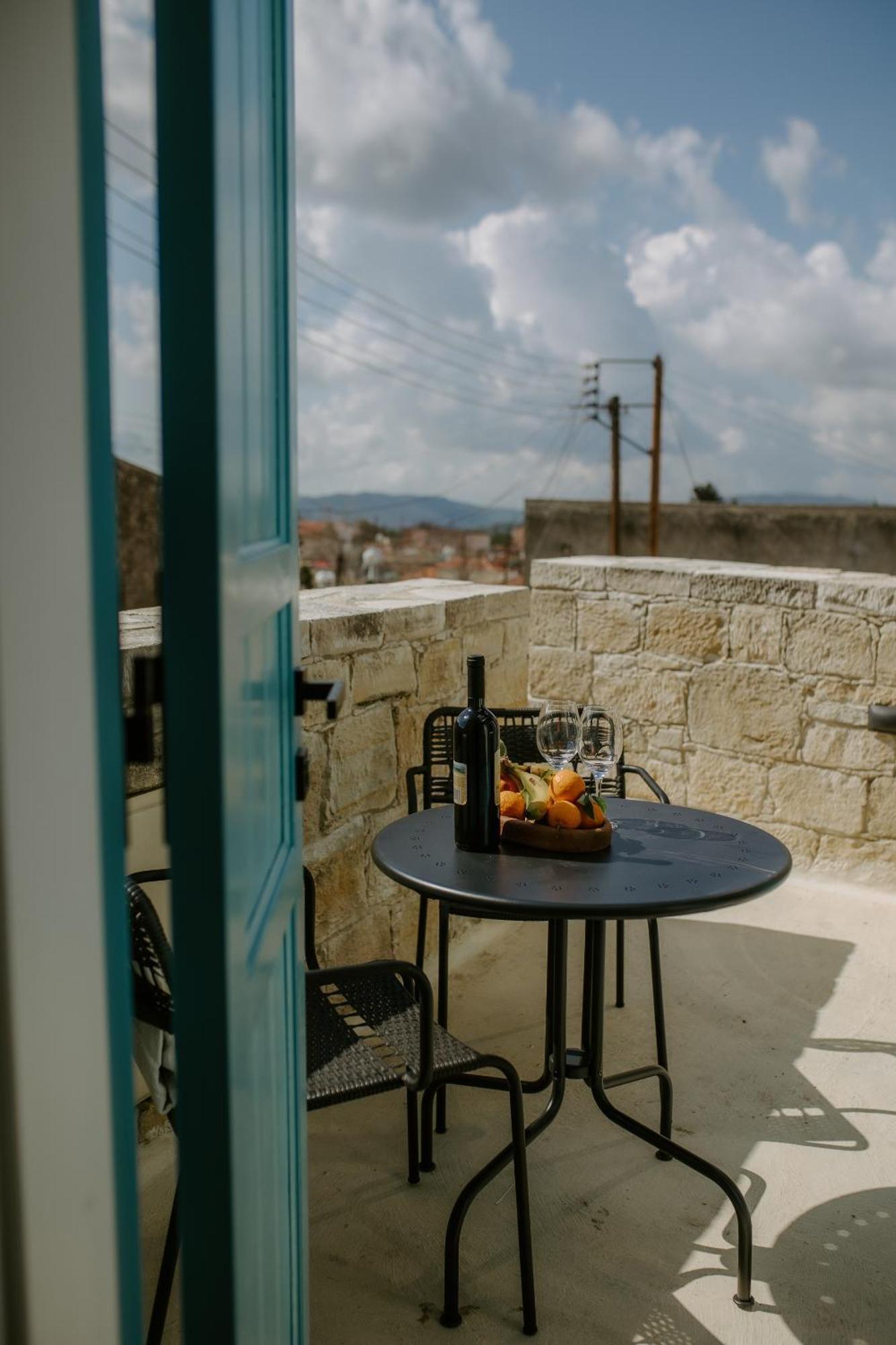 Smaragda'S Guest Rooms Limassol Exterior foto